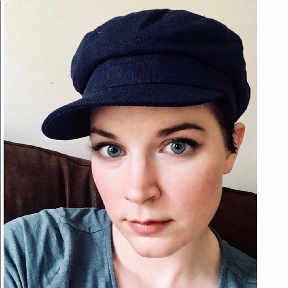 Trendy Newsboy Captain’s Hat Navy Blue Woven